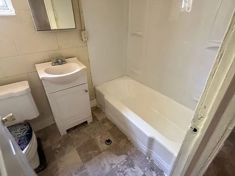 705 Harvey St — Photo 3
