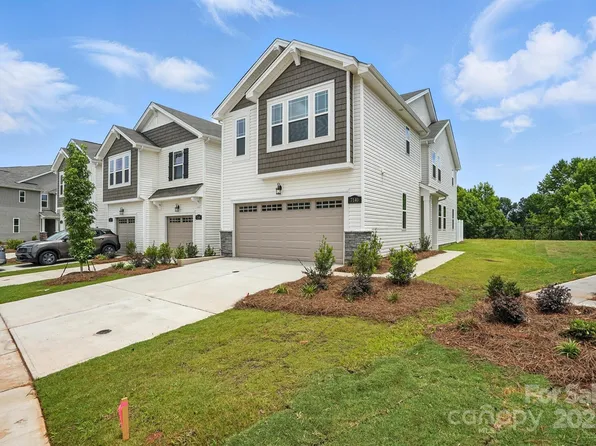 7140 Hodges Meadow Ln, Charlotte, NC 28213
