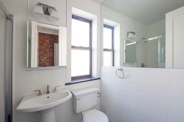 Rented by R New York | media 24