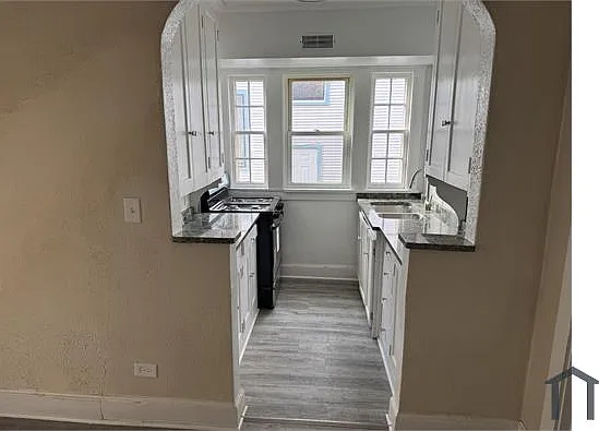 1124 N Main St #3 — Photo 10