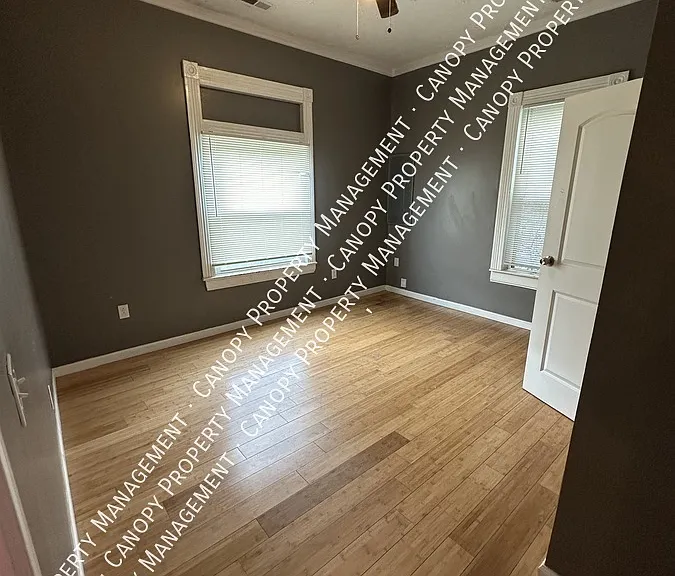 653 Jackson St — Photo 4