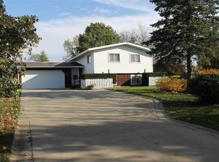 1302 Bremer Rd, Waverly, IA 50677