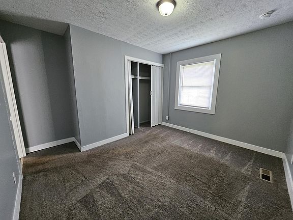 2nd image of 3044 Manor Ct
