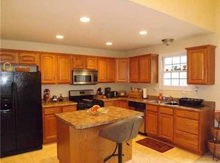 108 Ridge Ln, Coraopolis, PA 15108