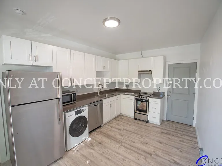 First Avenue Flats — Photo 113