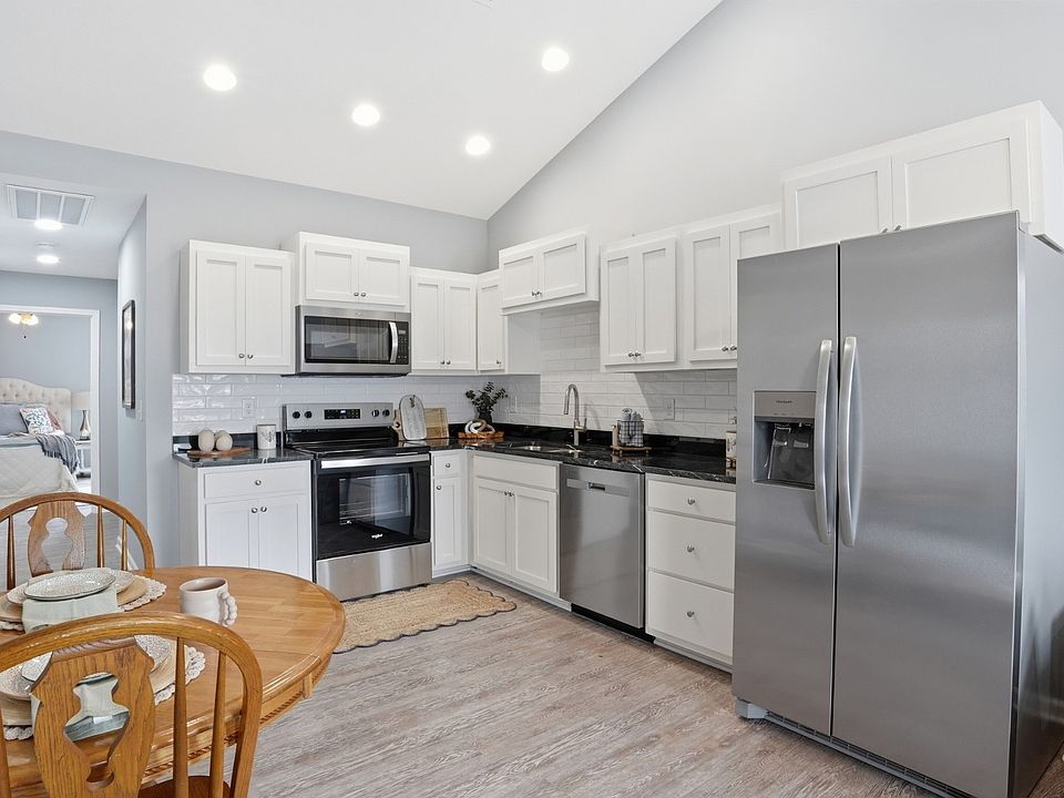 1st image of 741 Kings Ln #B-9