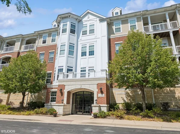 2750 Commons Dr Unit 203, Glenview, IL 60026