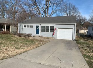 7243 Springfield St, Prairie Village, KS 66208