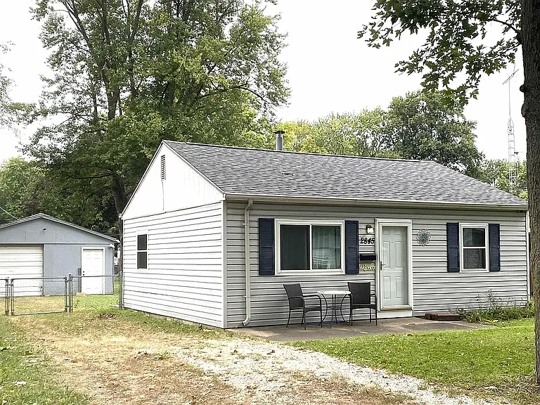 2845 S Hoover Ave — Photo 15