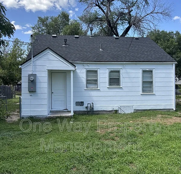 1729 E Looman St — Photo 13