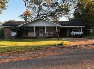 670 White Cir, Grenada, MS 38901