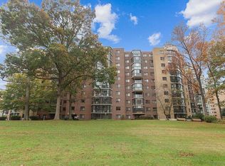 15107 Interlachen Dr #2717, Silver Spring, MD 20906