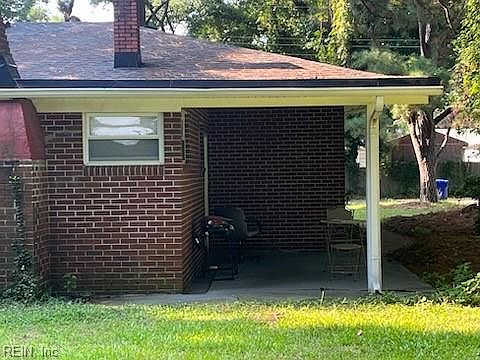 5th image of 16 Benton Avenue