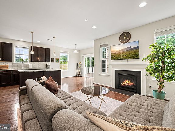 2nd image of 375 Pennycress Rd