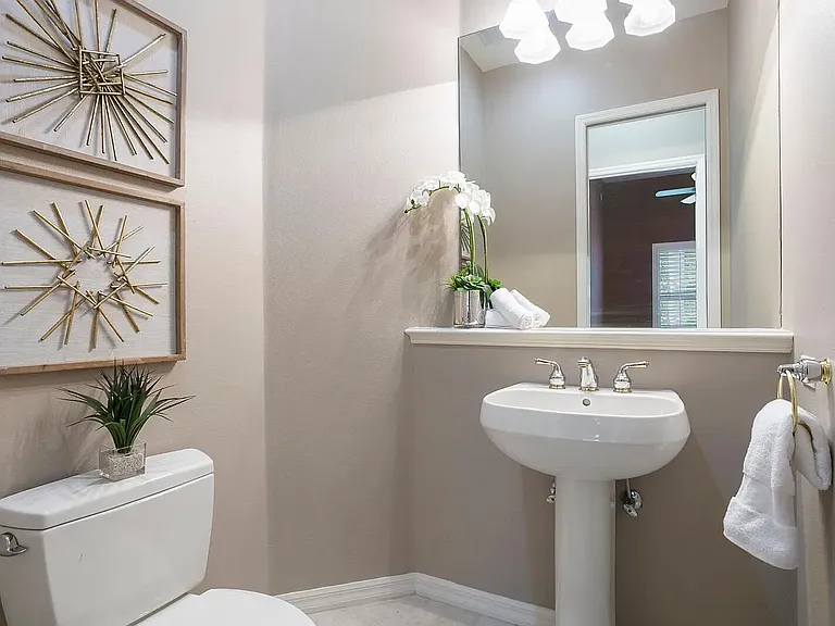 19841 Strathmore Pl — Photo 33