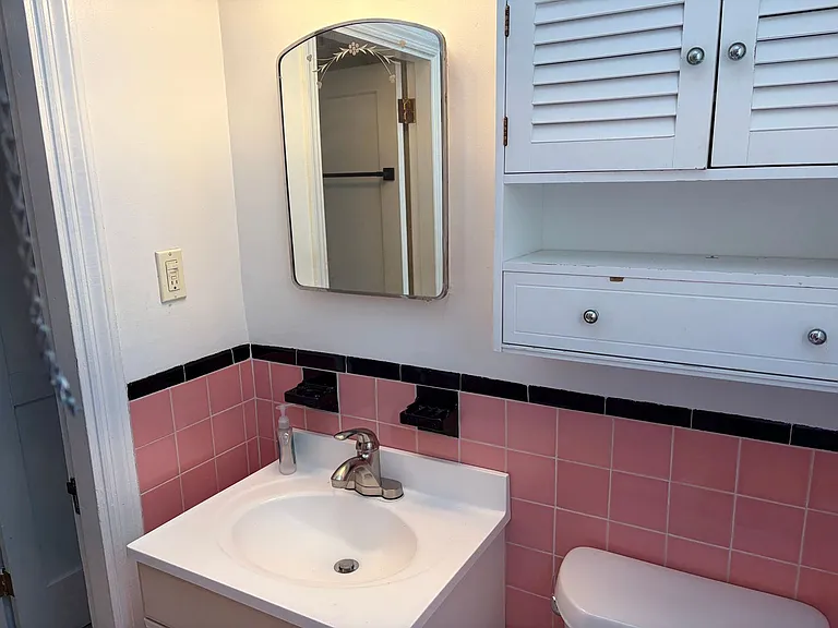 139 W Madison Ave — Photo 20