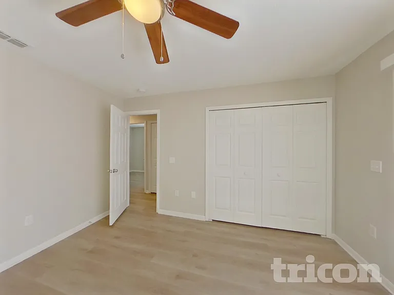 5852 Lake Front Dr — Photo 8