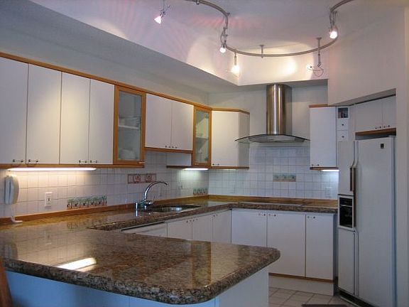 granite counters in kitchen