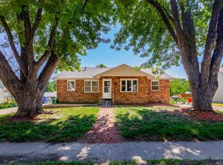 4021/4023 79th St, Urbandale, IA 50322