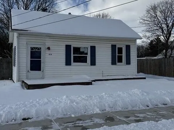 414 Pearl St, Charlotte, MI 48813