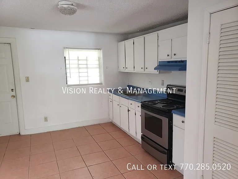 1070 Ollie Cir NW — Photo 5