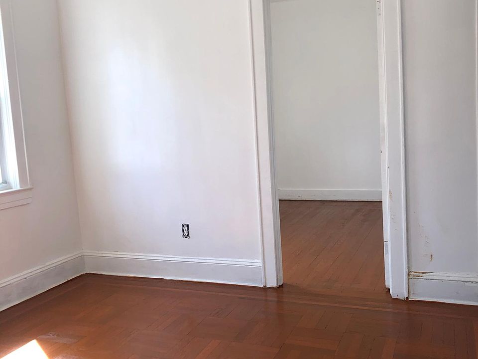 2nd image of 71 Runyon Ave Floor 1