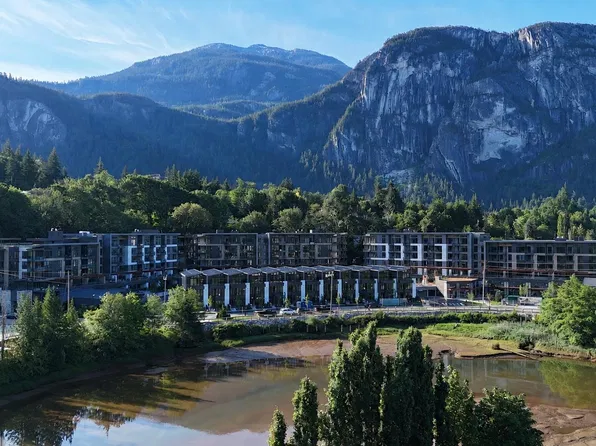 1500 Scott Cres #415, Squamish, BC V8B 1G4