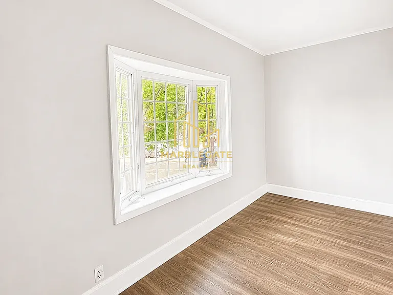 381 Leslie St #1E — Photo 9