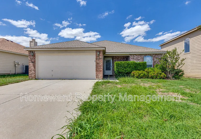 900 San Felipe Trl — Photo 1