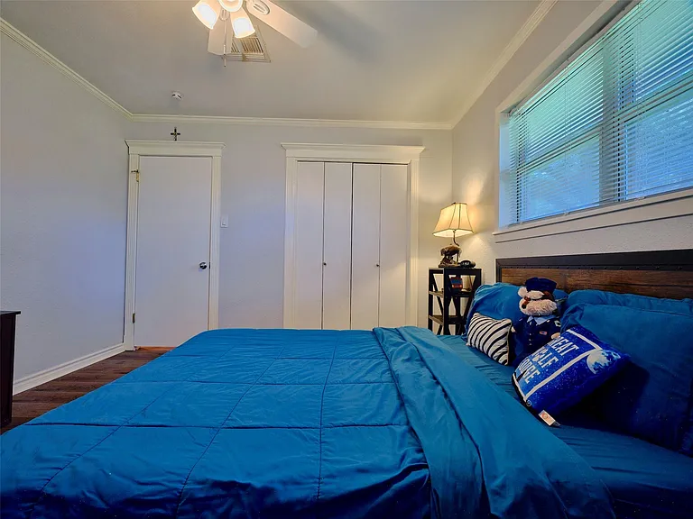 9326 Kostelnik St — Photo 32