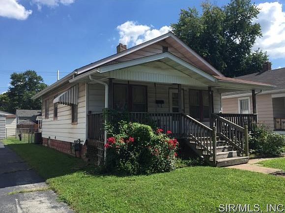 2nd image of 2972 Iowa St