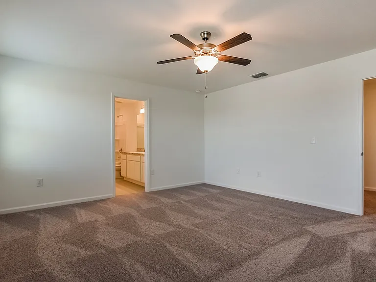 Hemingway Cir — Photo 4