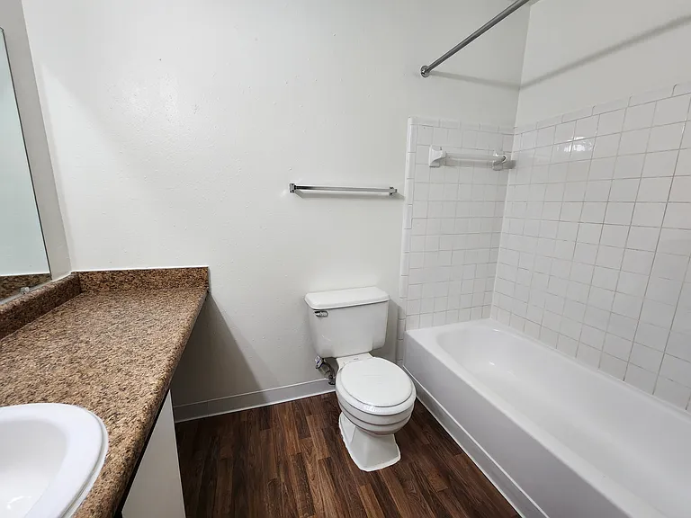 Windsor Place Apartments — Photo 86