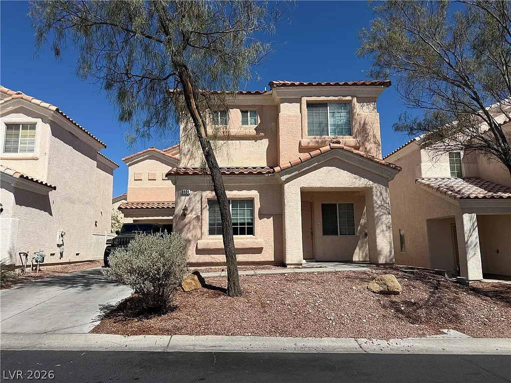 4 bed, 2.5 bath, 2205 sqft, $2,400 — Photo 1