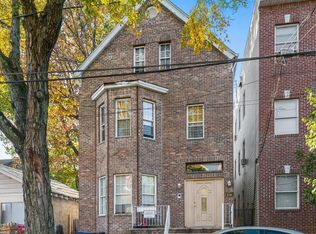 226 2nd St #1, Newark, NJ 07107