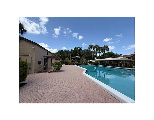 3683 Cocoplum Cir #3683 Photo 1