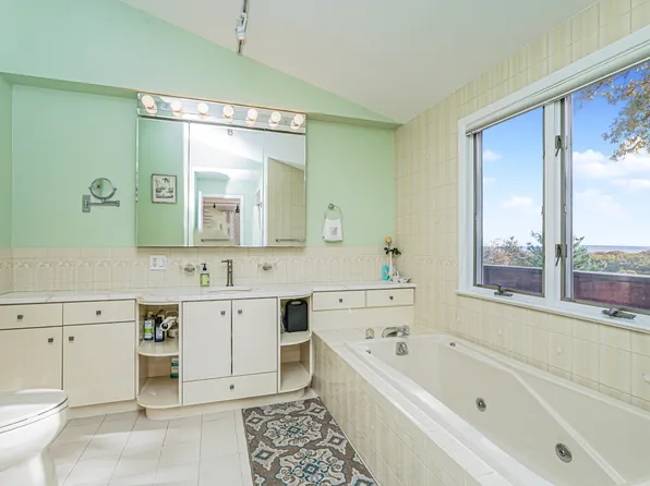 20 Signal Hill Road image 26 of 44