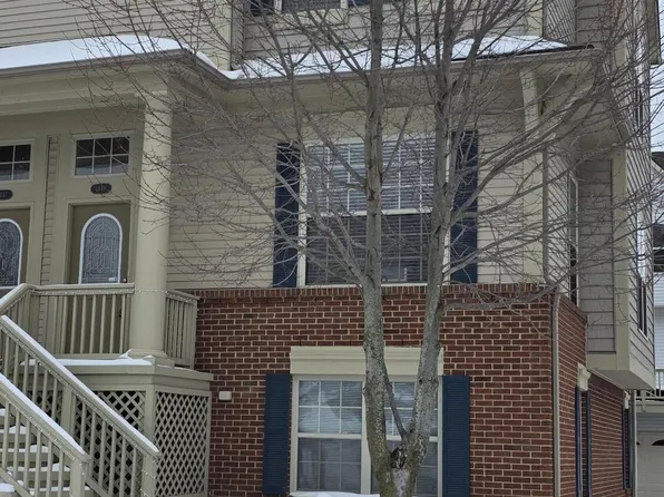 1449 Beachland Blvd, Keego Harbor, MI 48320