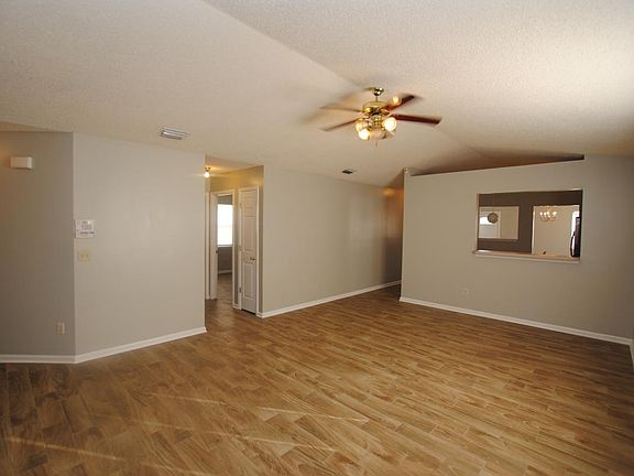 3rd image of 10734 San Antonio Ct