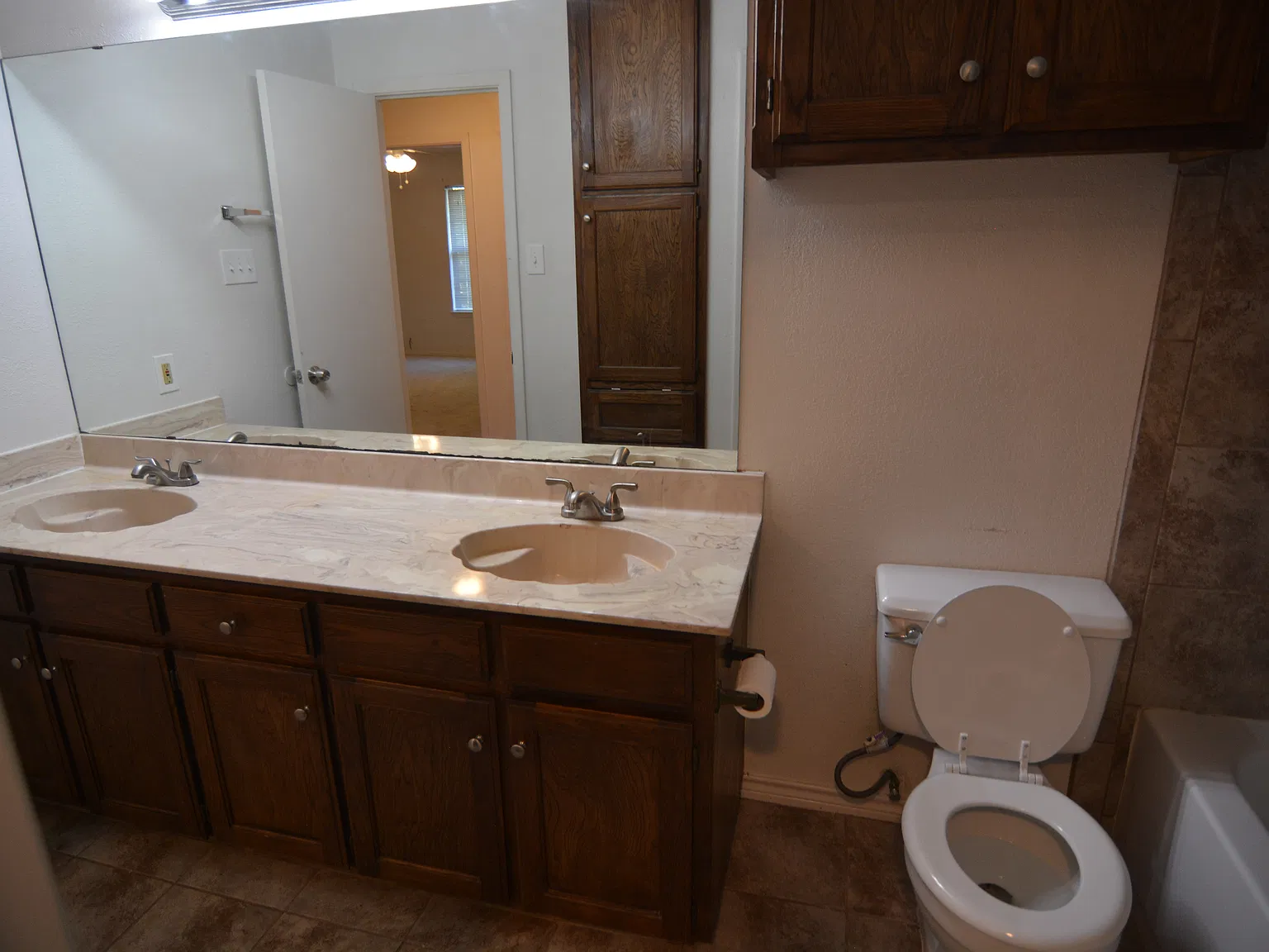 2 bed, 1076 sqft, $1,395 — Photo 4