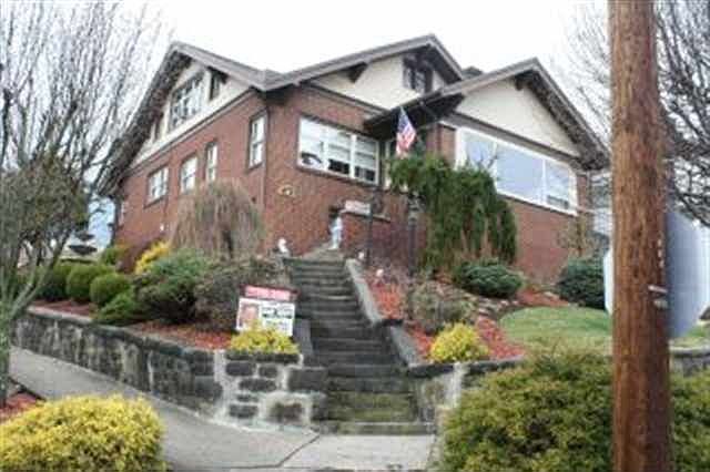 2nd image of 723 Elm St