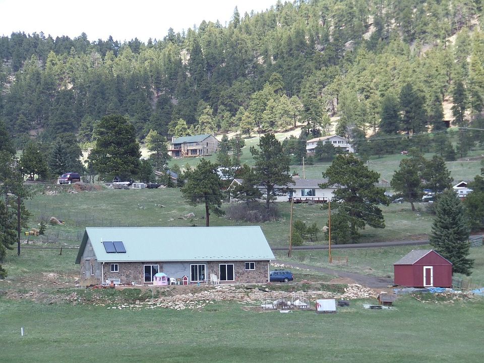 House is in 2.5 acre meadow