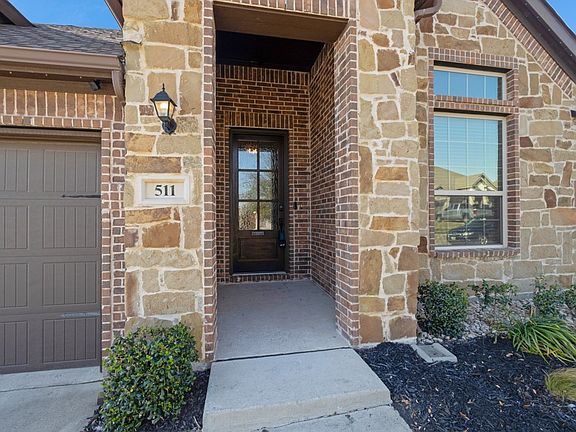 2nd image of 511 Ranchwood Dr