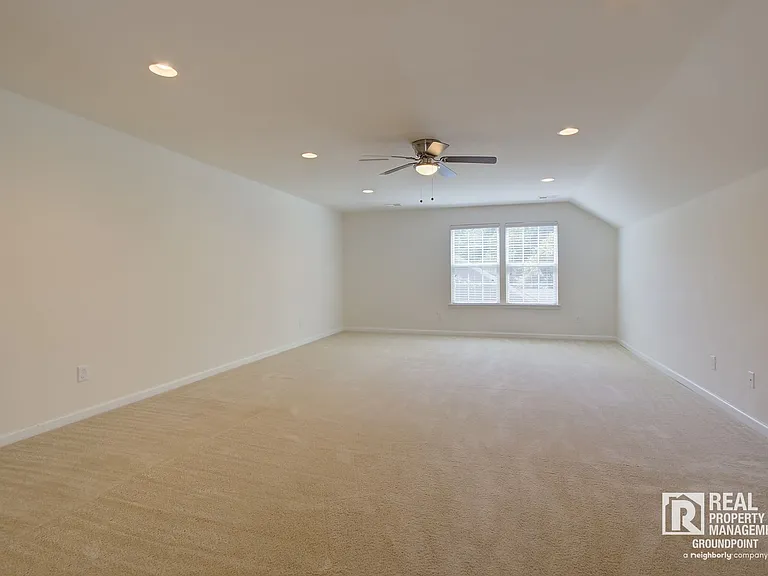 104 Elliot Creek Ln — Photo 24