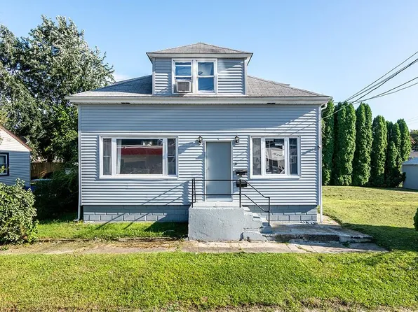 5 Pomham St, Cranston, RI 02910