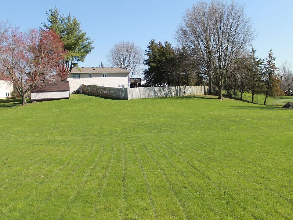 1st image of 7 Kimberly Dr