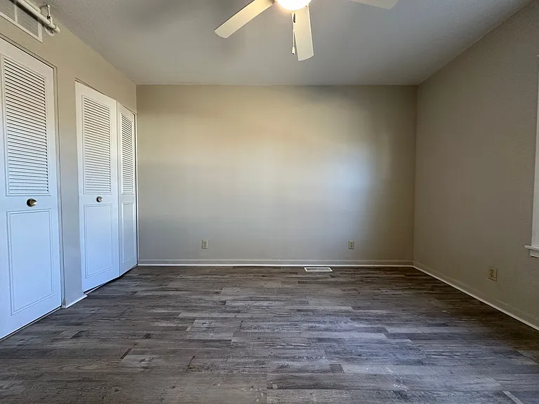 300 E Shelbourne Dr — Photo 20