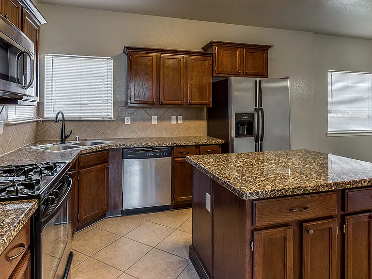 11296 Bullseye St — Photo 7