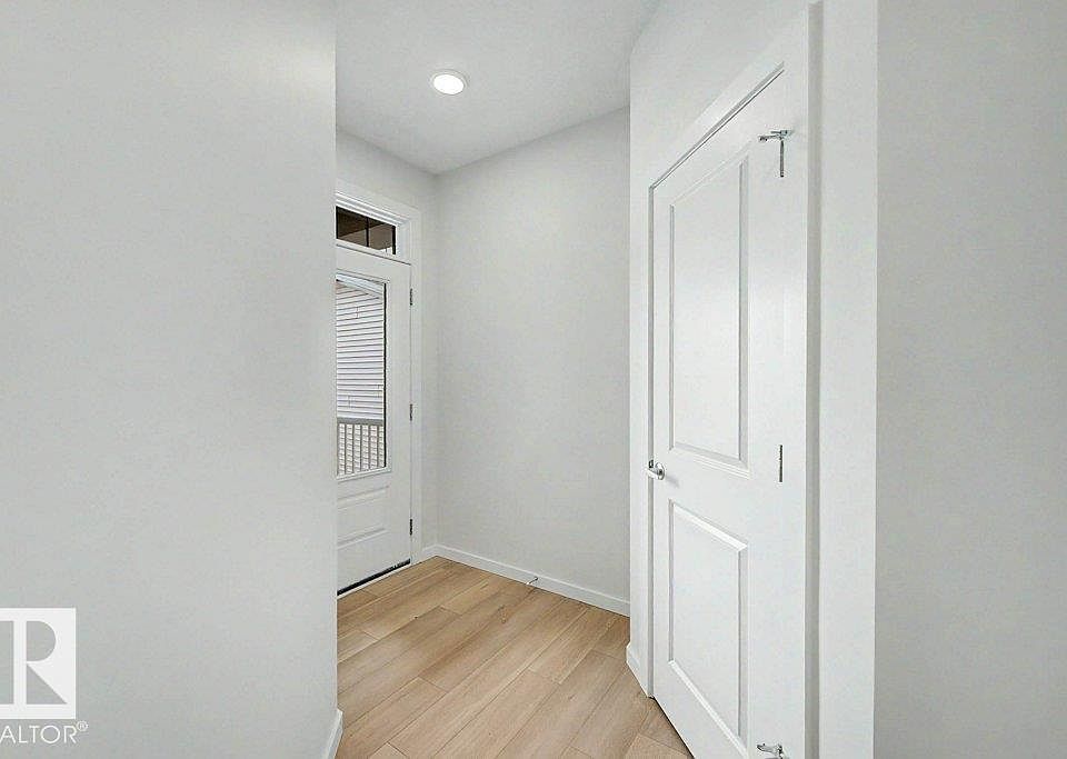 1st image of 2378 Muckleplum Cres SW
