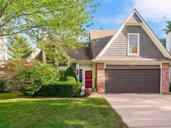 6421 Hilltop St, Shawnee, KS 66226